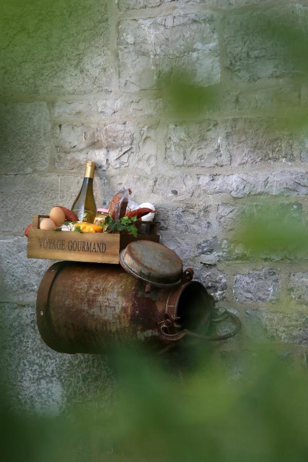 Bed and Breakfast Ferme Houard Bomal Zewnętrze zdjęcie